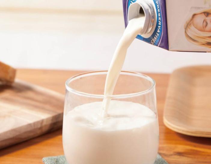 牛奶中富含丰富的维生素a以及维生素B
